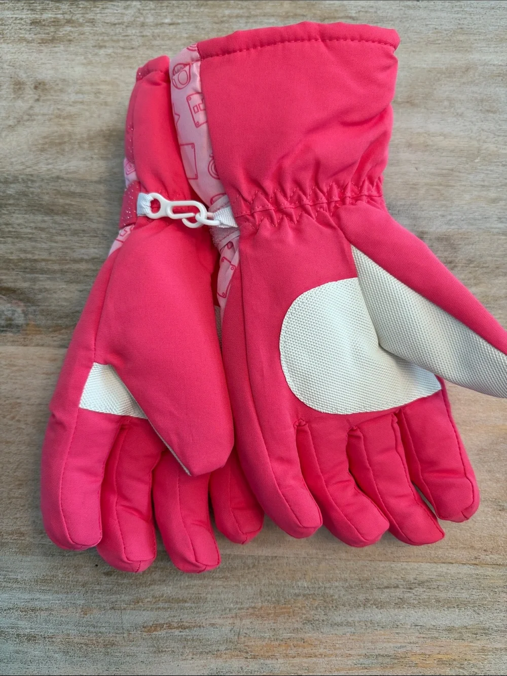 Nintendo Princess Peach Pink Kids Mittens with Star Accent